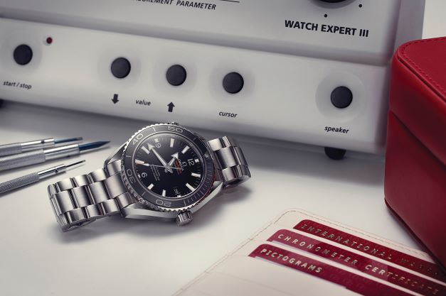 Watchfinder Desk